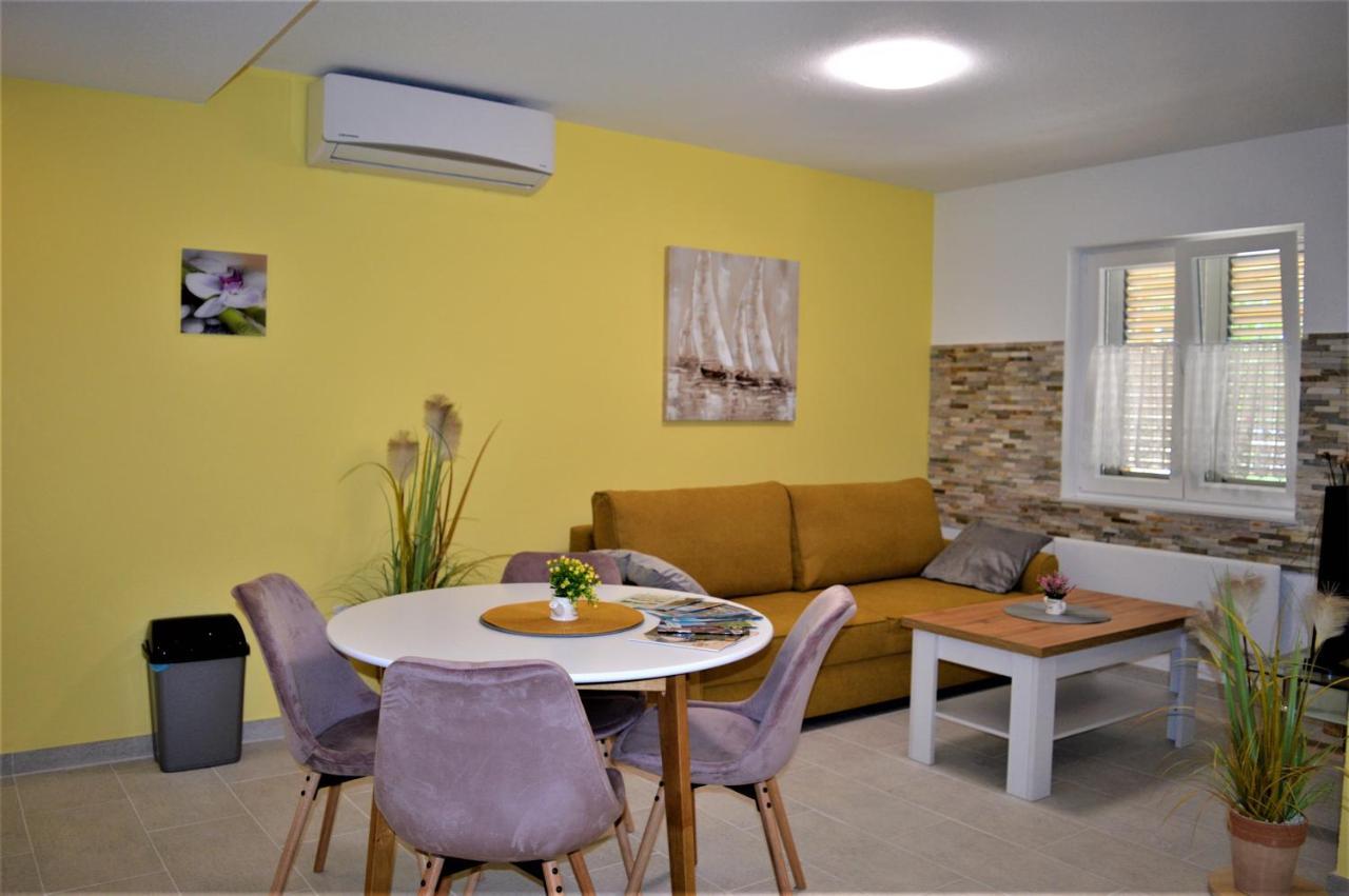 Studio Apartments Luka Biograd - Benkovac Extérieur photo